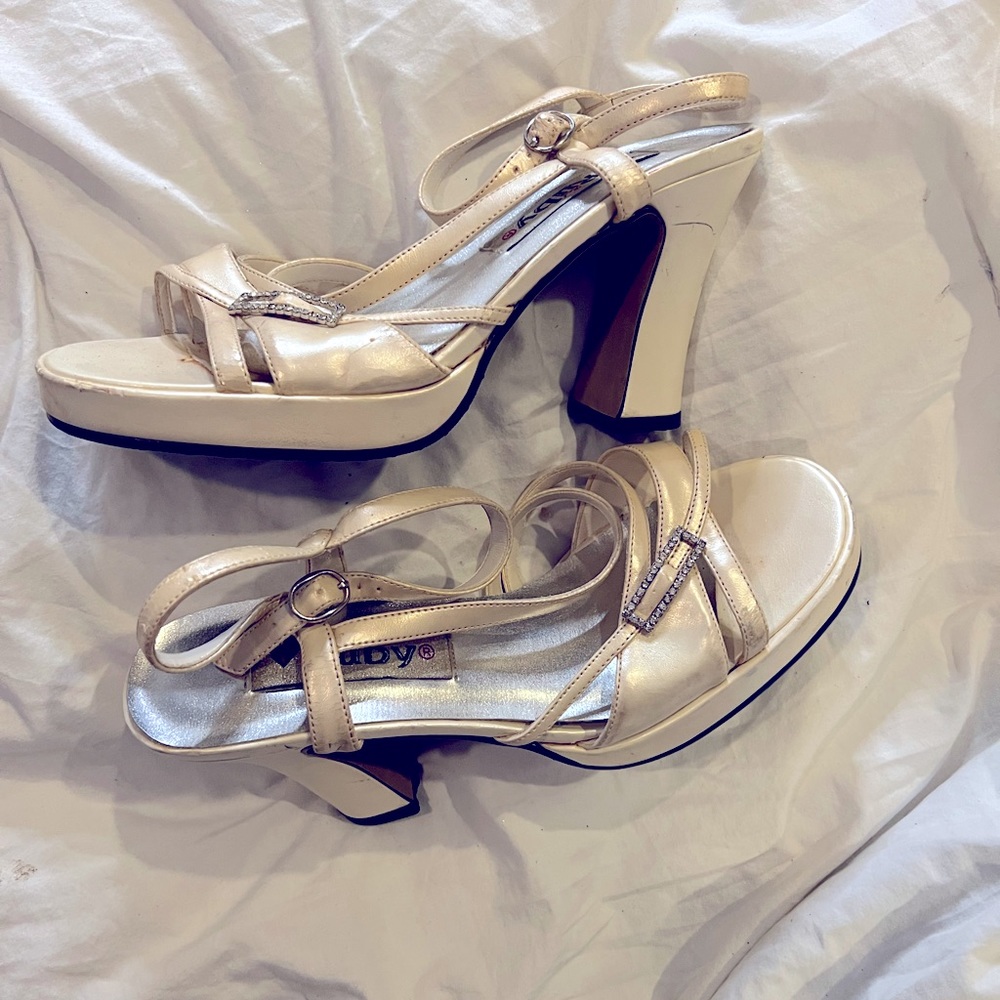 Ruby’s Creme mini strap buckle ankle 4” heels